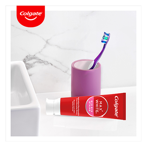 Spazzolare accuratamente almeno due volte al giorno o come indicato dal dentista